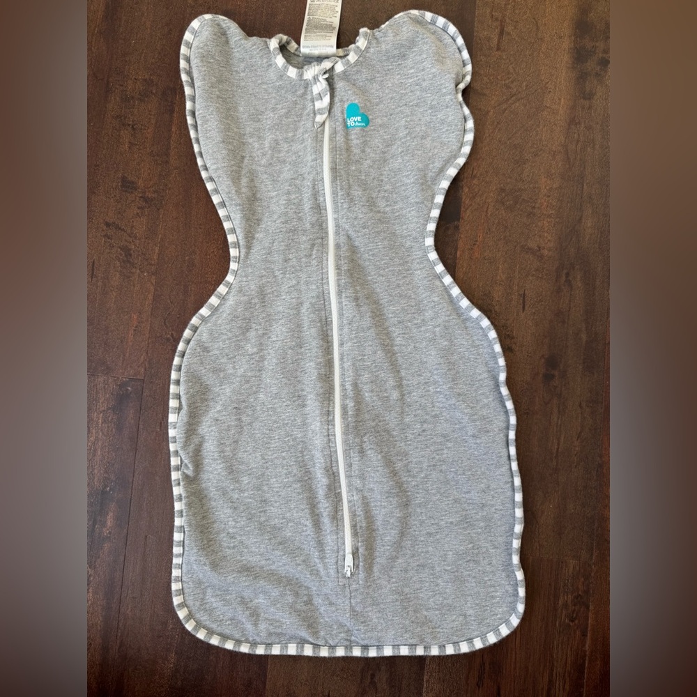 Two Love to Dream Swaddles size Small